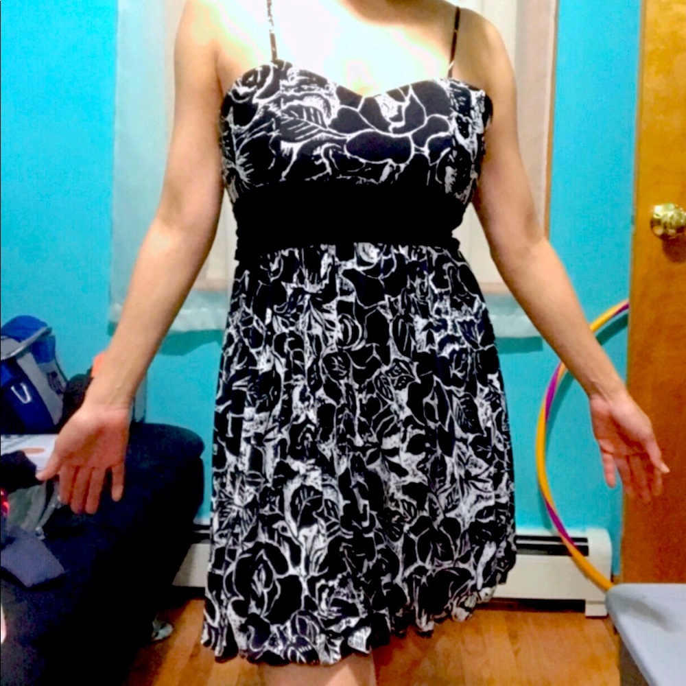 Twenty One Black Floral Dress (Size S/P)